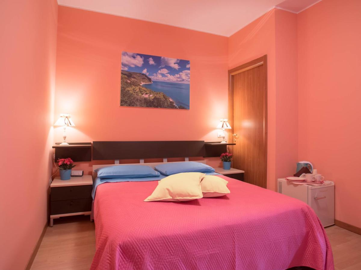 Juliette Rooms Iesi Εξωτερικό φωτογραφία